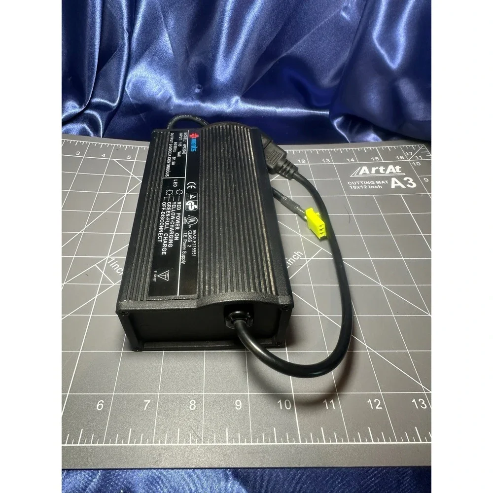 Merits HP8204B 24V 3A Mobility Scooter Wheelchair Battery Charger 3-Pin Tested